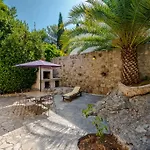 Gorgeous Dora * Cavtat
