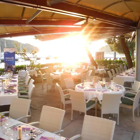 Gorgeous Dora * Cavtat