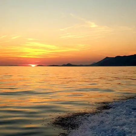 Gorgeous Dora Cavtat