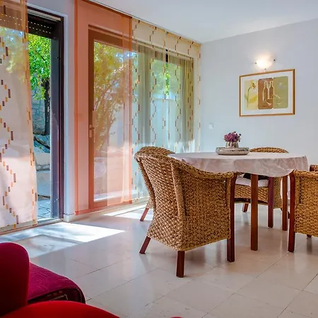Dora Apartment