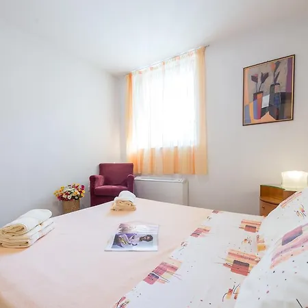 Apartment Dora