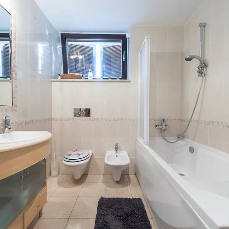 アパート Gorgeous Dora