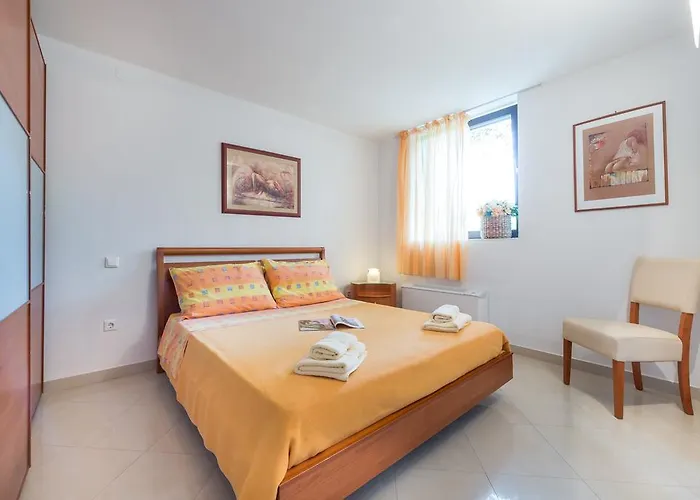 Gorgeous Dora 公寓 *