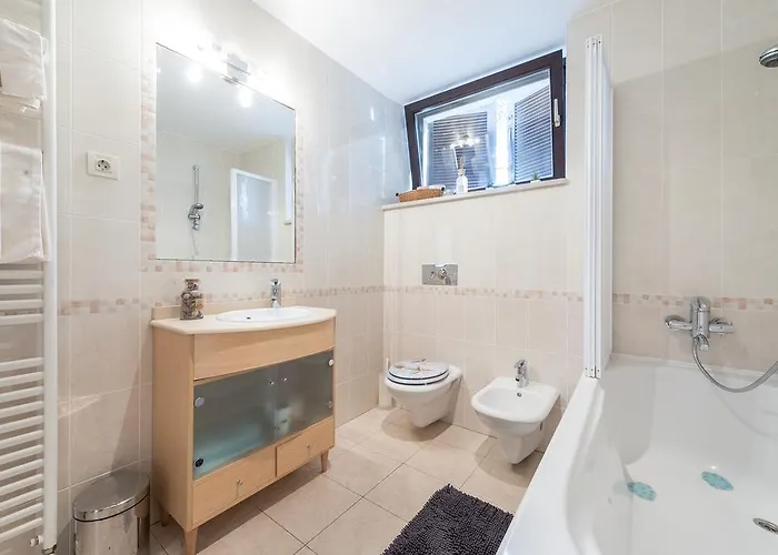 Gorgeous Dora 察夫塔特